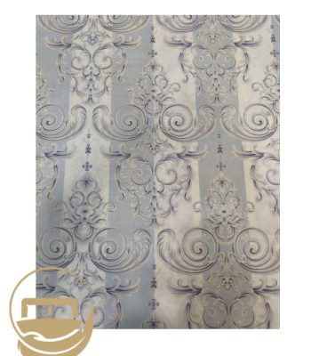 پارچه طرح اسلیمی کلاسیک با رنگ طوسی–نقره‌ای پتینه‌ای و نقش‌های اسلیمی ظریف، مناسب روتختی و دکورهای لوکس.